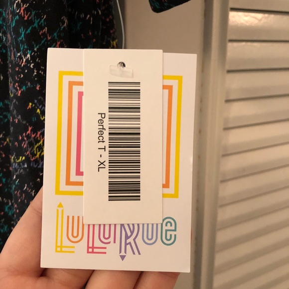 💫LuLuRoe💫 Perfect Tee - XL - Picture 6 of 6
